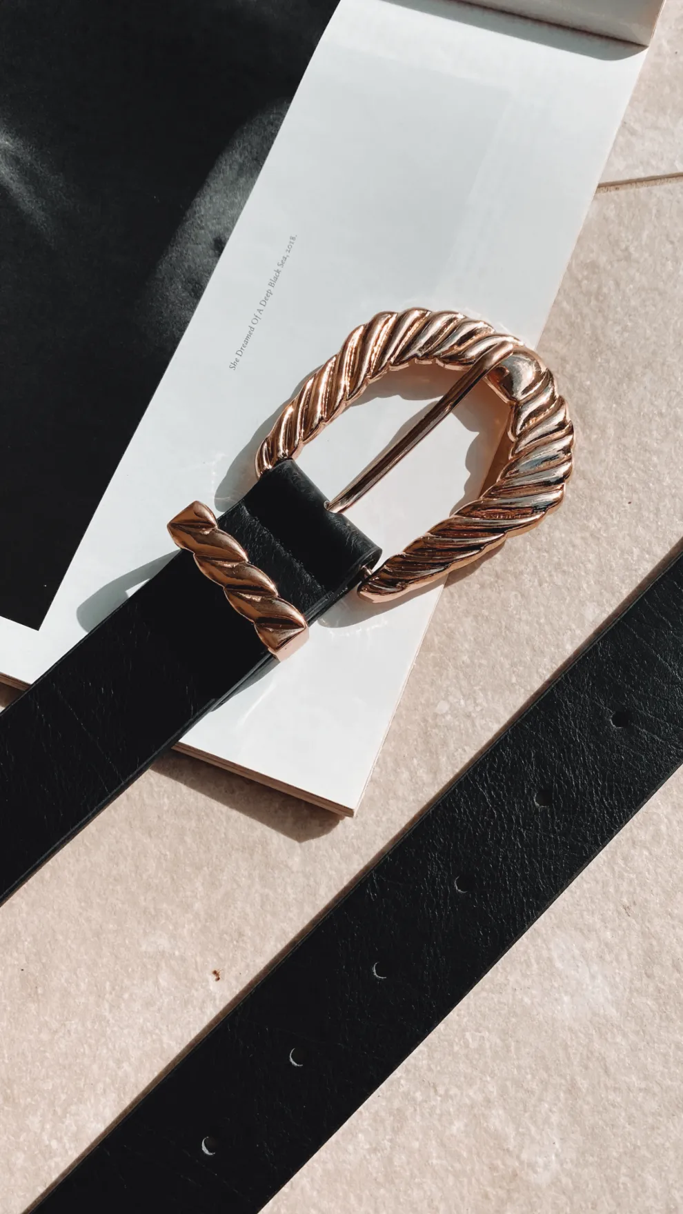 Amelie Twist Buckle Belt - Black/Gold