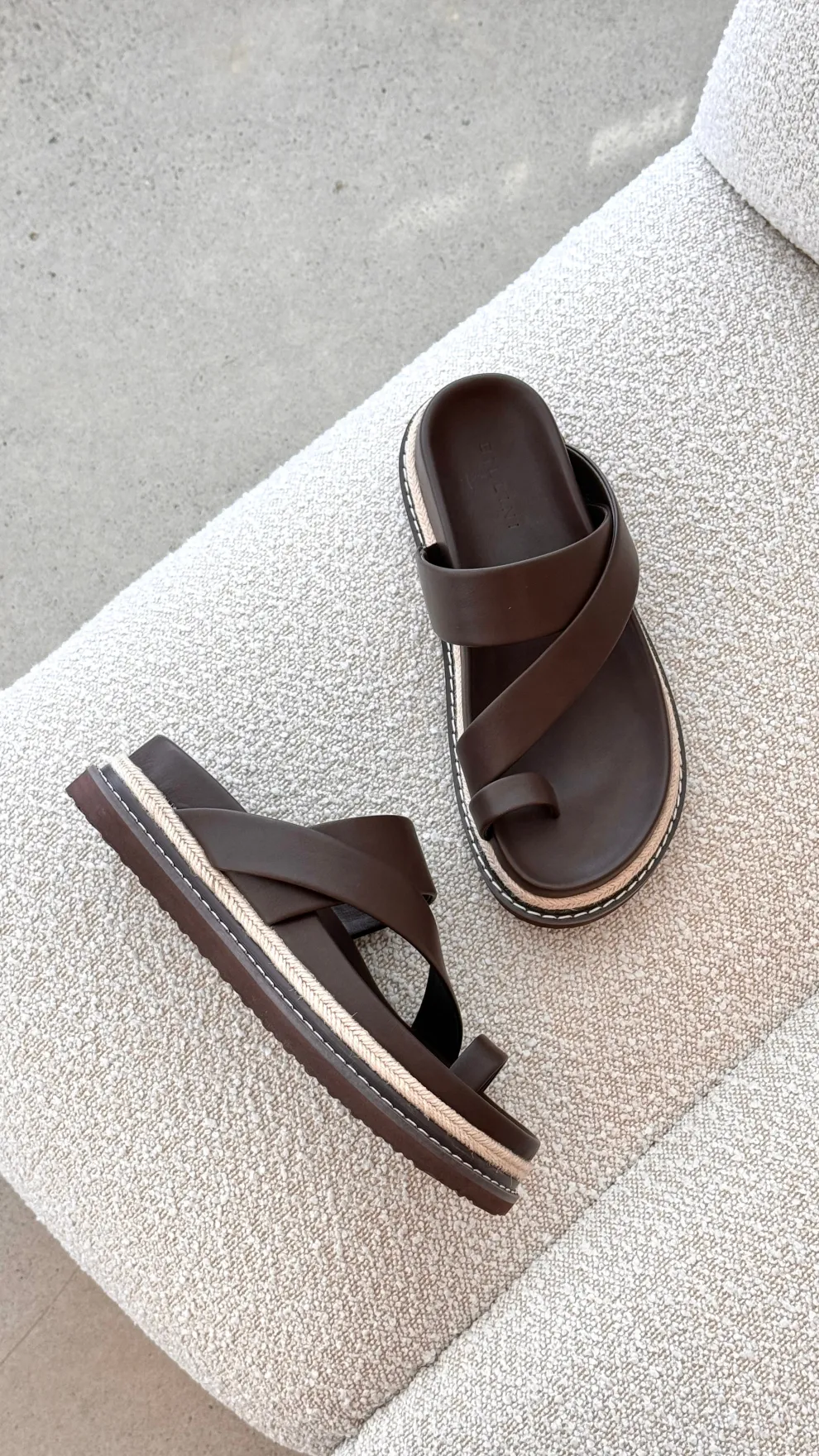 Armas Slide - Chocolate