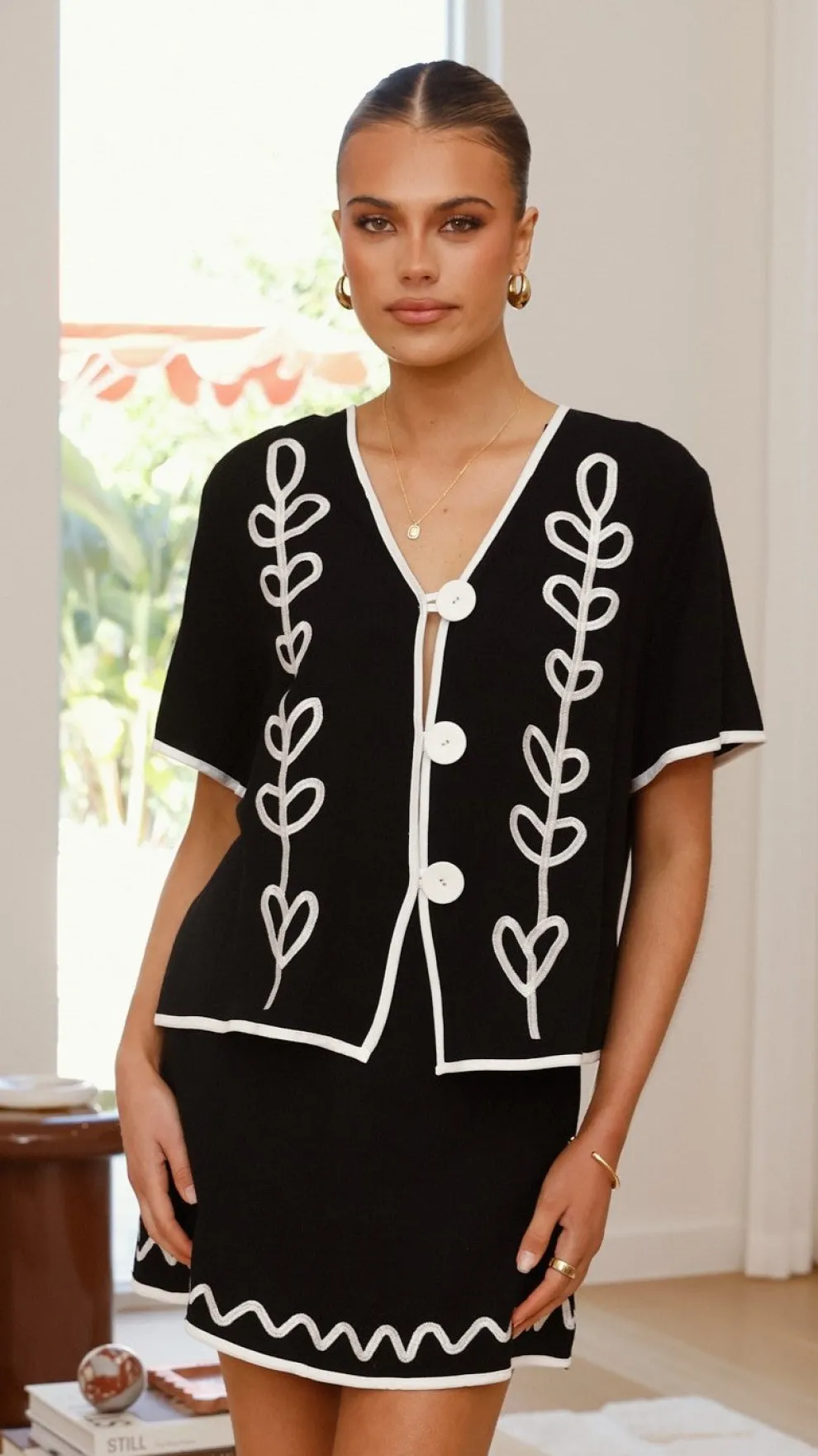 Easton Top - Black / White