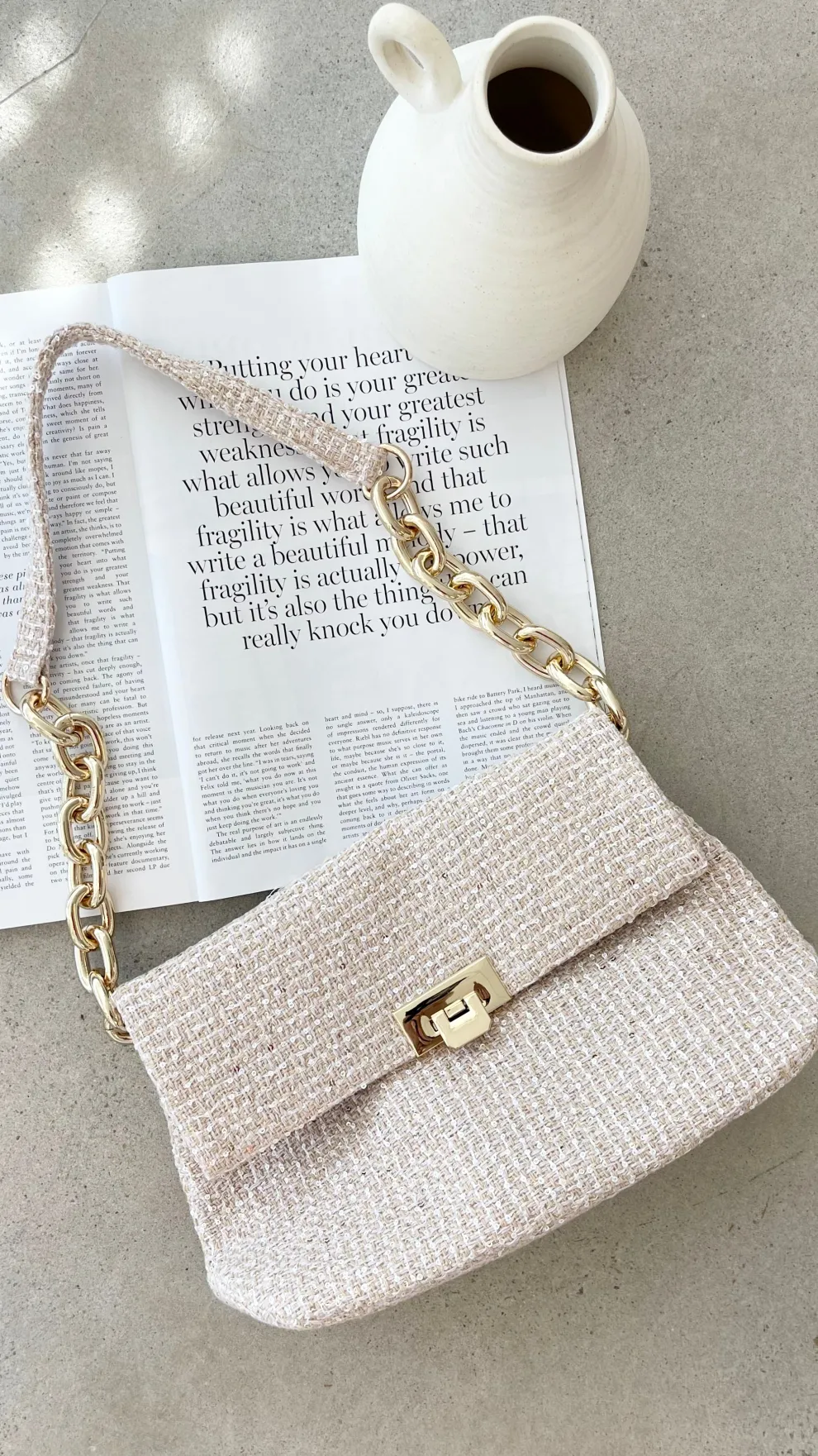 Fion Boucle Chain Strap Handbag - Camel