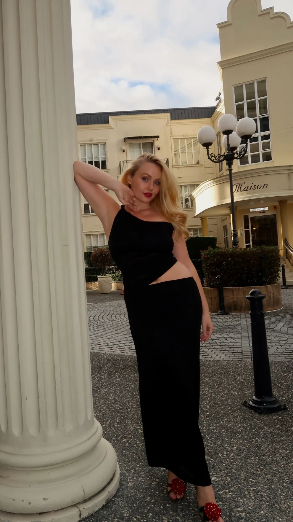 Iantha Maxi Dress - Black