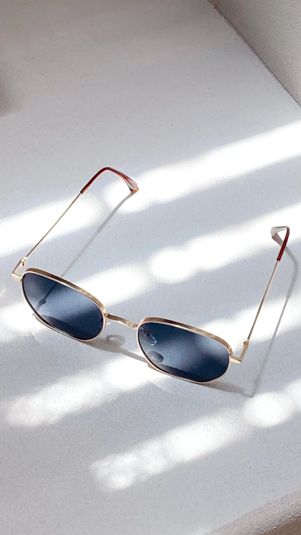 Karmen Sunglasses - Black/Gold