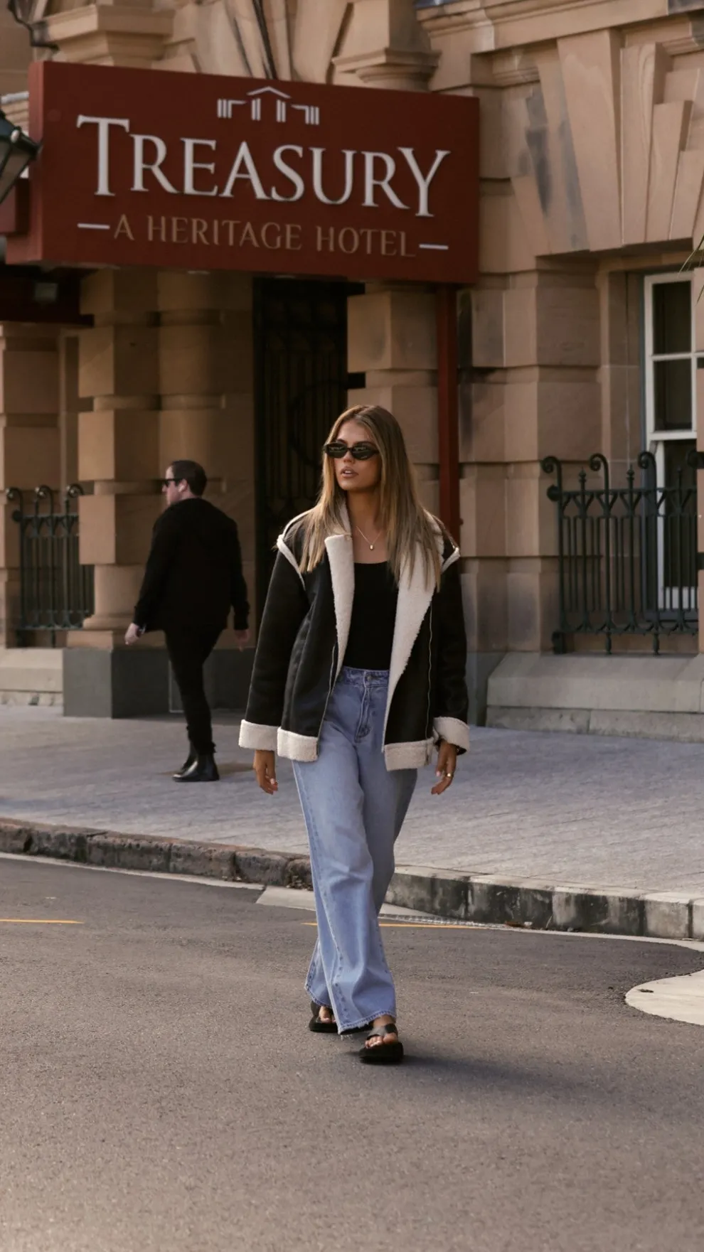 London Oversized Biker - Black