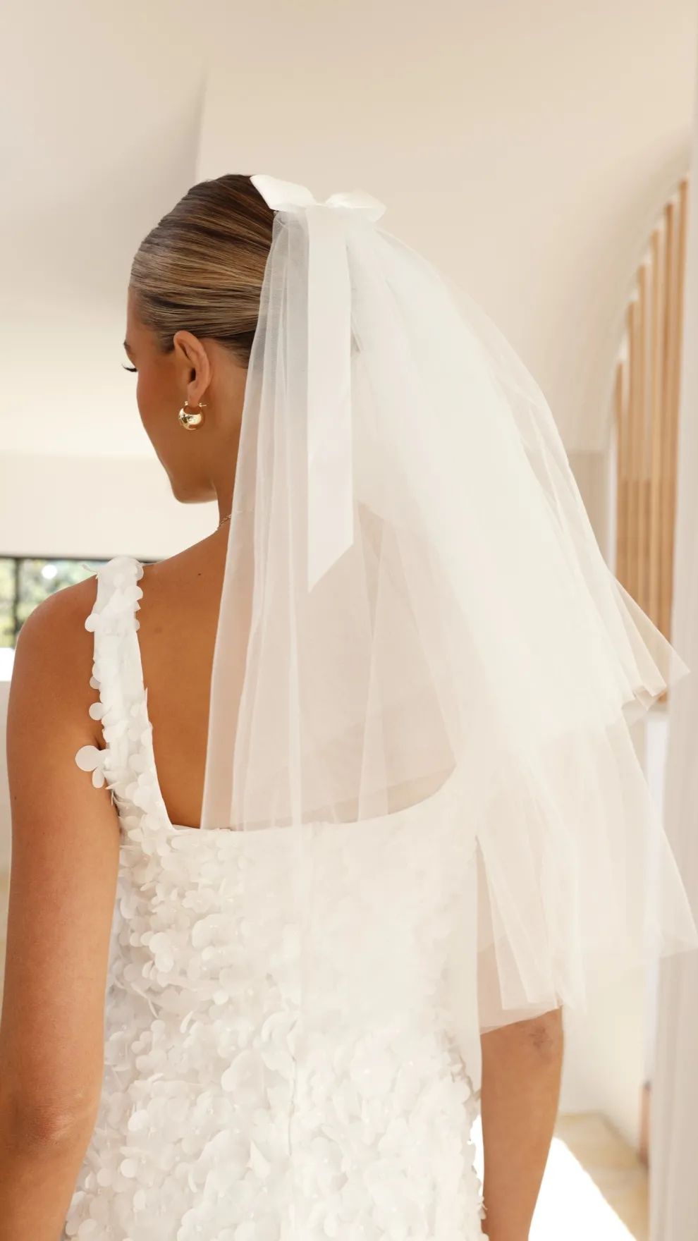 Love Is In The Air Veil - White