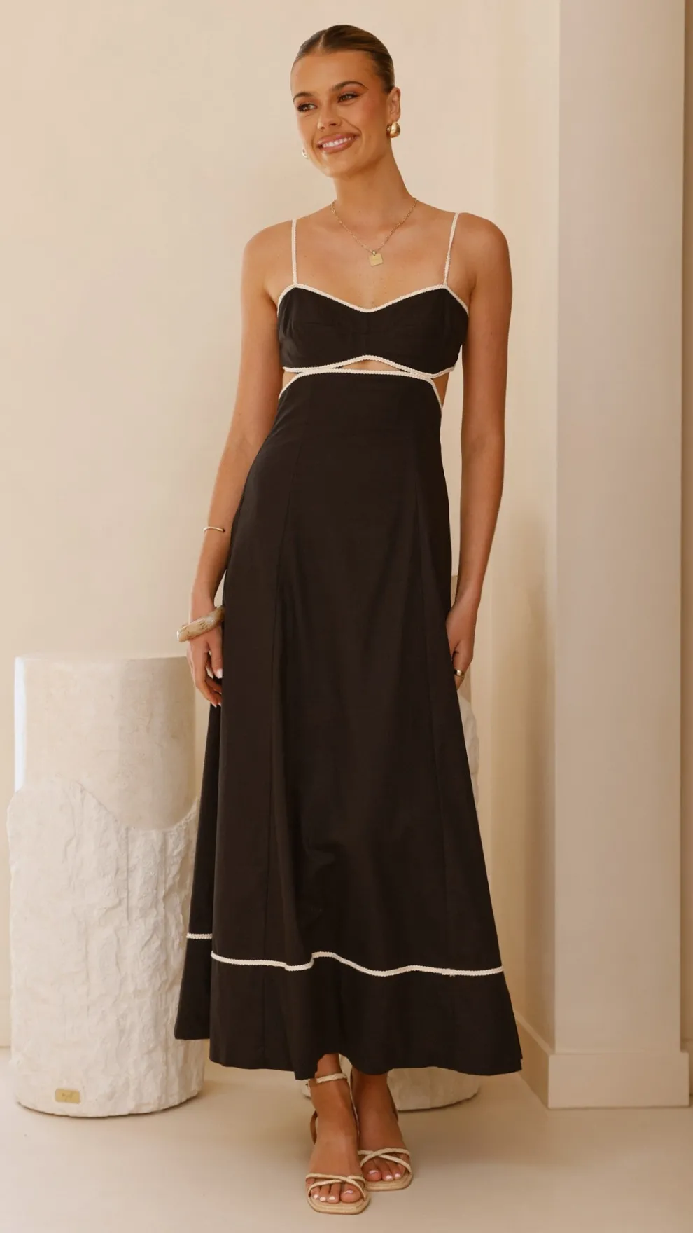 Nereda Maxi Dress - Black