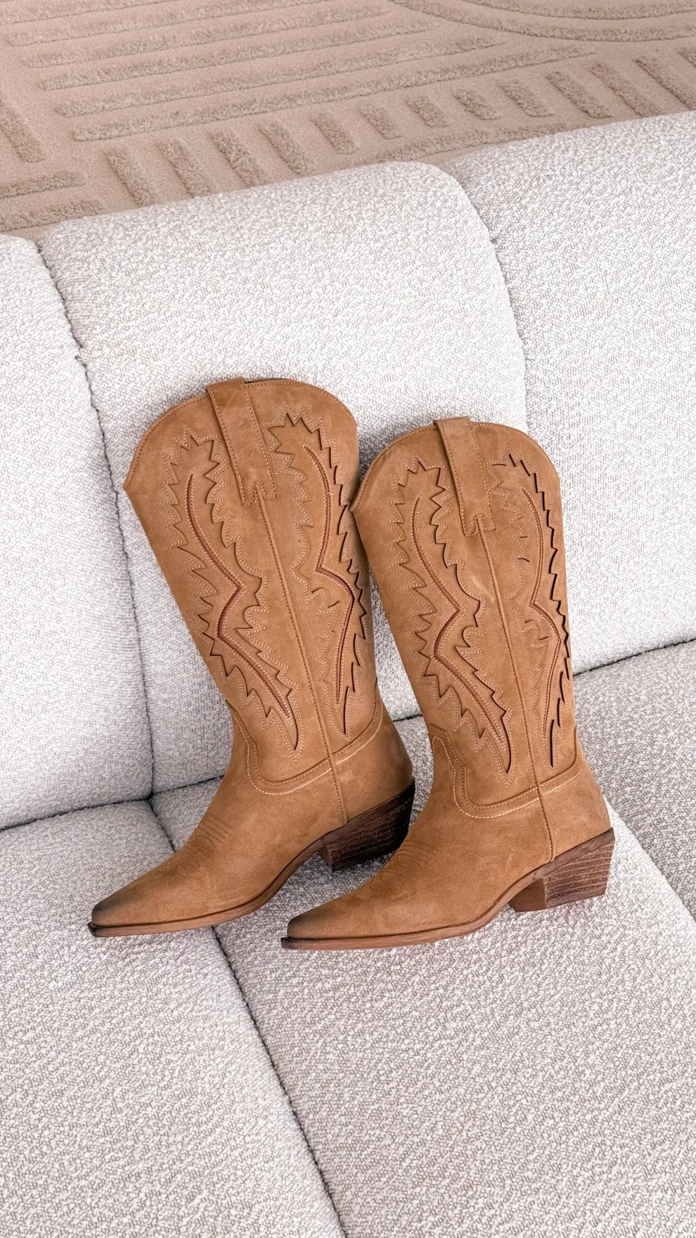 Olea Boots - Tan Suede