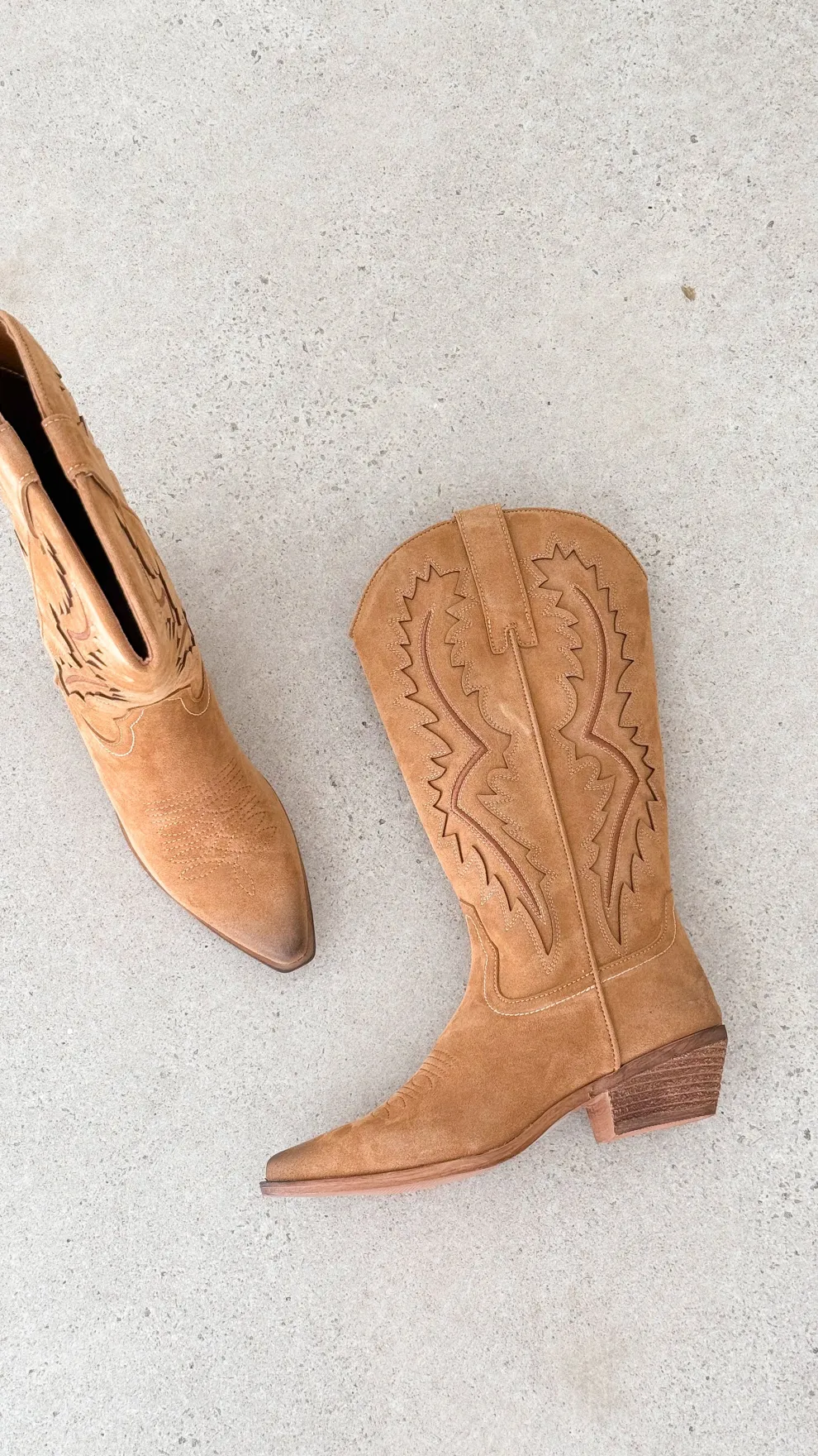 Olea Boots - Tan Suede