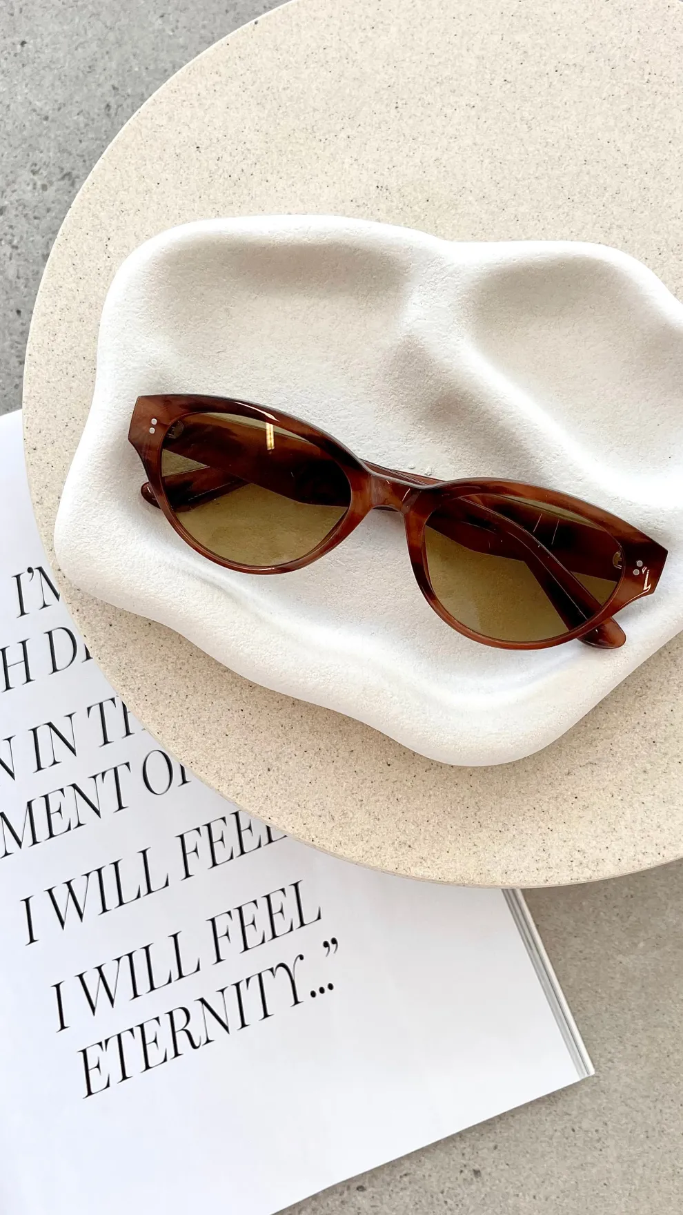 Quincia Sunglasses - Tort