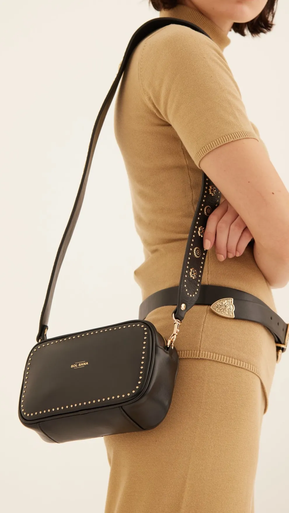 Sol Sana Camera Bag - Black/Gold