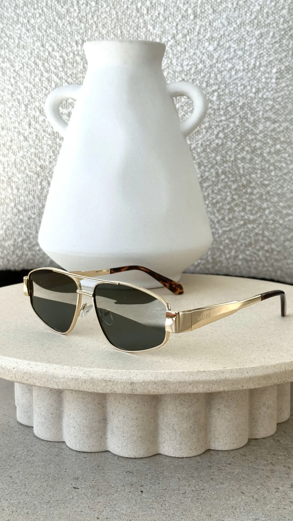 The Earle Sunglasses - Gold / Green