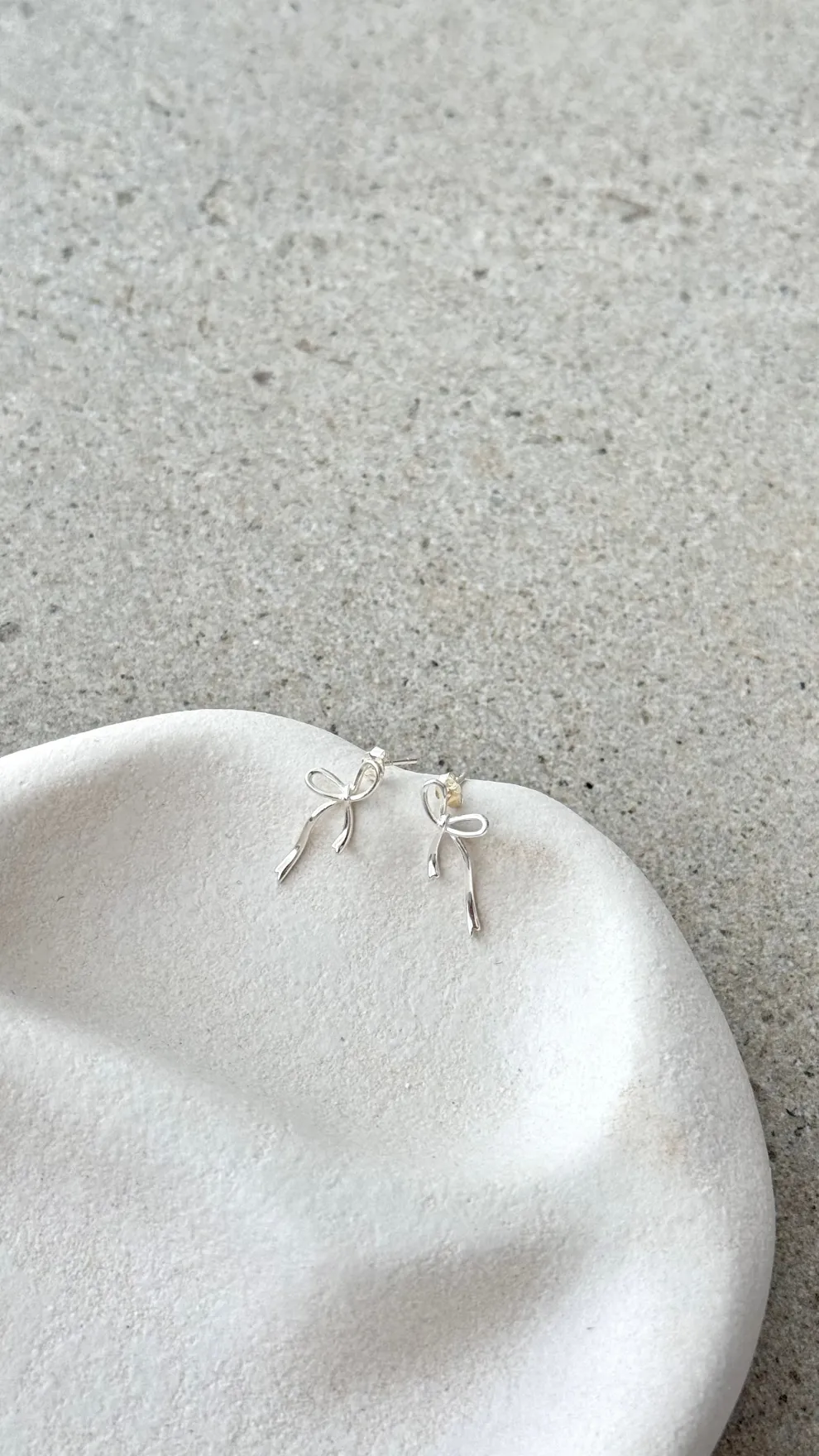 Velika Bow Earrings - Silver