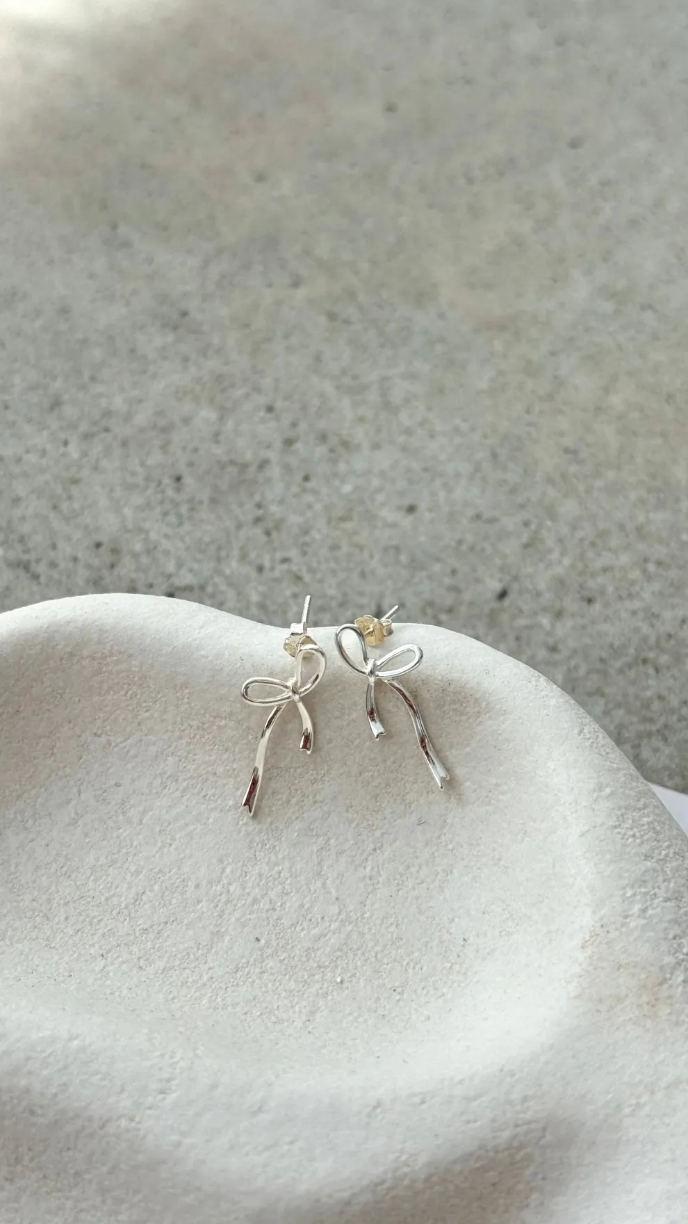 Velika Bow Earrings - Silver