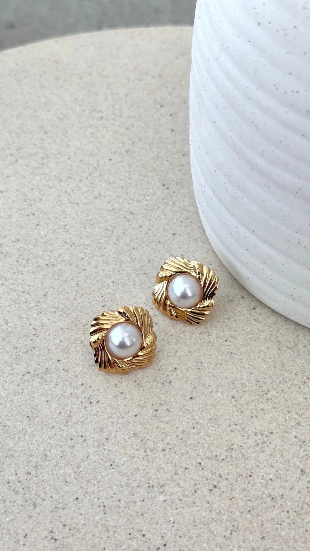 Yasmine 14K Gold Earrings - Gold / Pearl